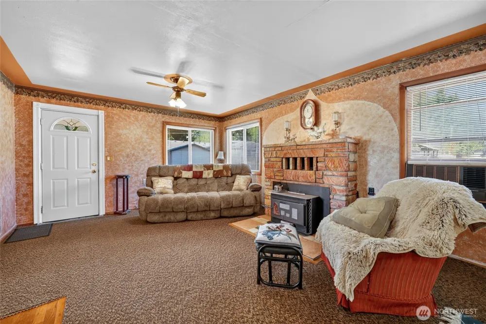 160 Gharet Road Randle, WA 98377