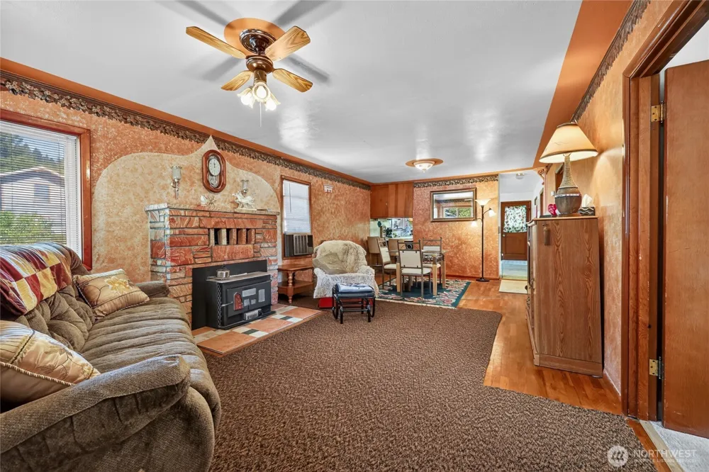 160 Gharet Road Randle, WA 98377