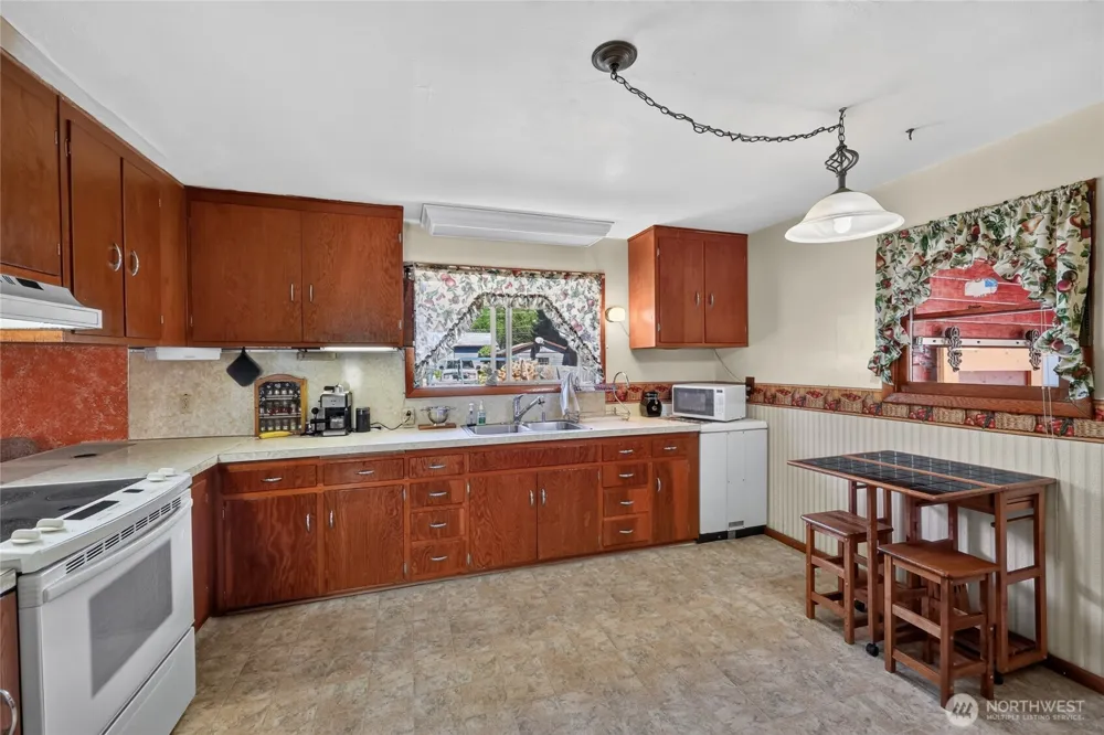 160 Gharet Road Randle, WA 98377