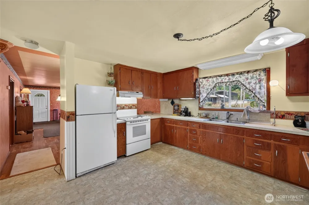 160 Gharet Road Randle, WA 98377