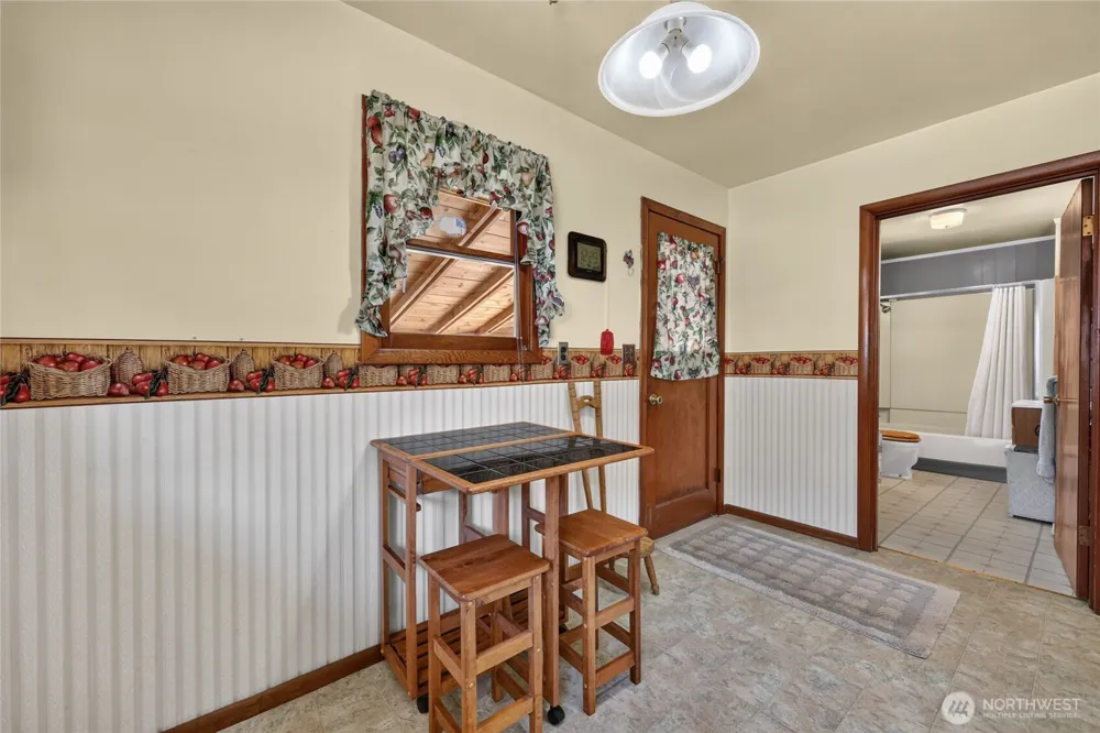 160 Gharet Road Randle, WA 98377