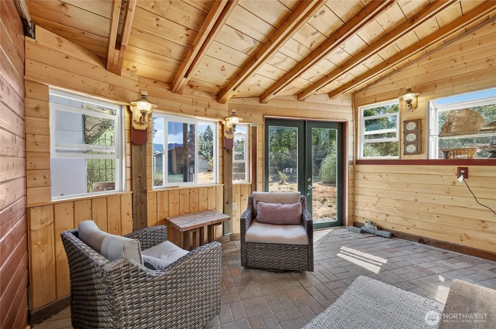 160 Gharet Road Randle, WA 98377