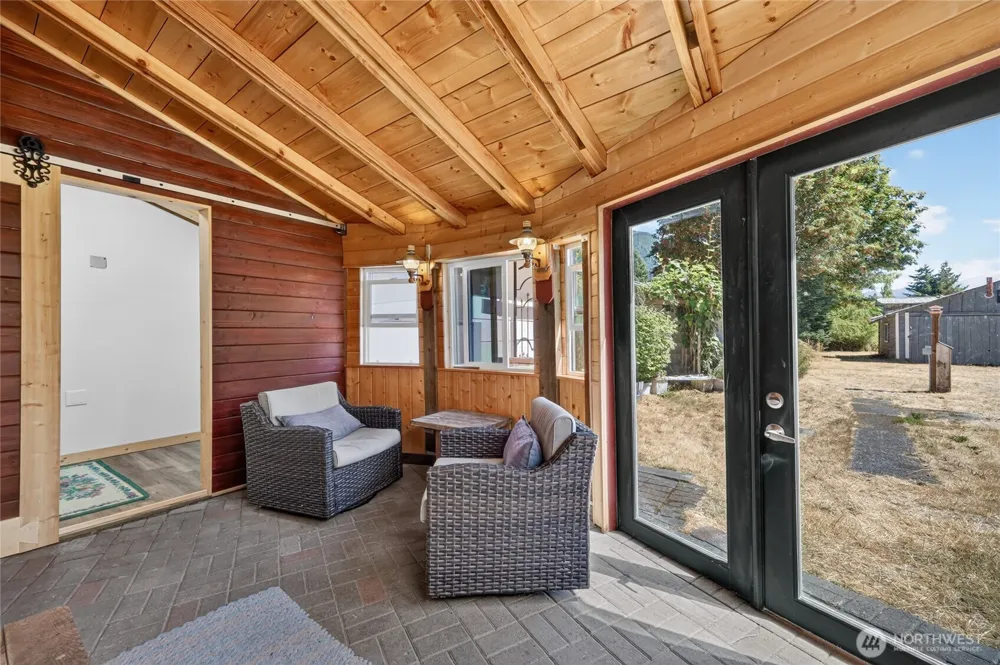 160 Gharet Road Randle, WA 98377