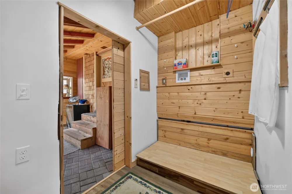 160 Gharet Road Randle, WA 98377
