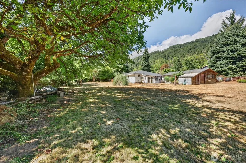 160 Gharet Road Randle, WA 98377