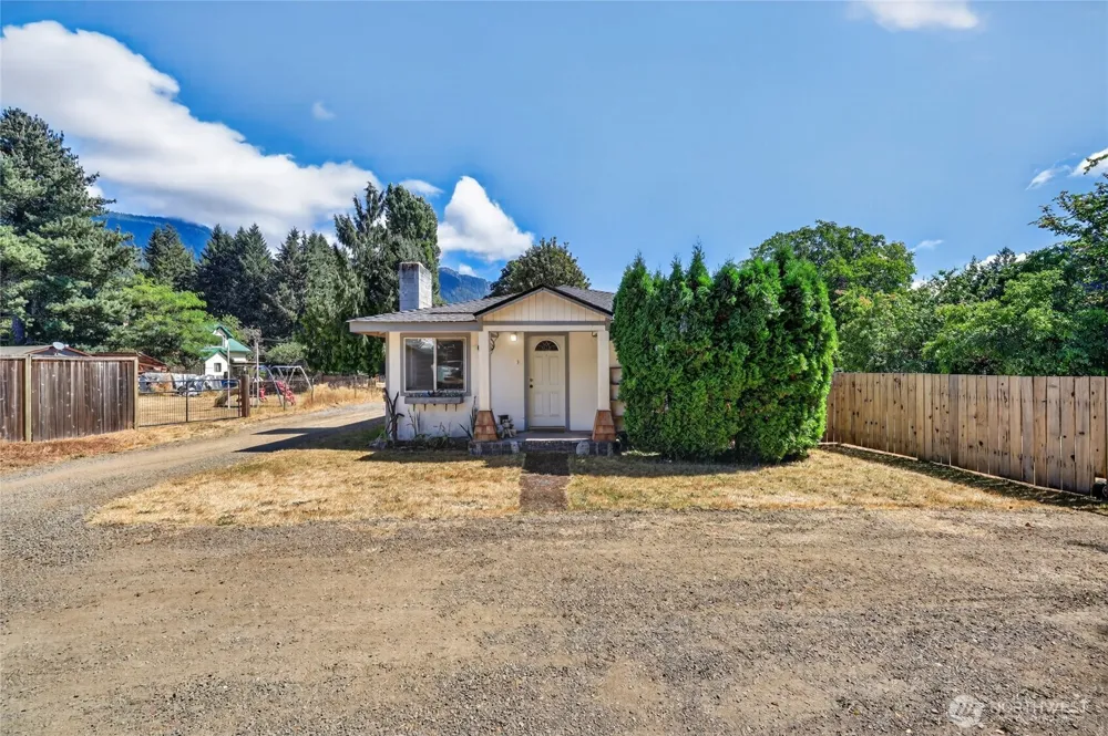 160 Gharet Road Randle, WA 98377