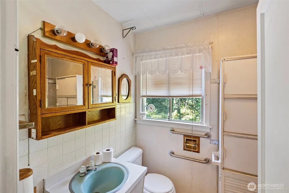 4727 Chico Way NW Bremerton, WA 98312
