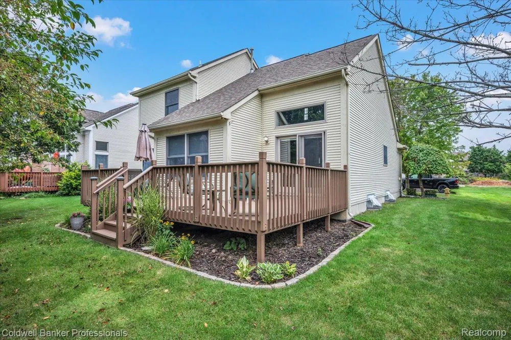 646 Rolling Hills Lane Lapeer City, MI 48446