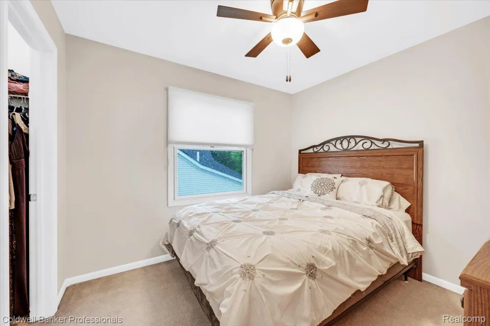 646 Rolling Hills Lane Lapeer City, MI 48446
