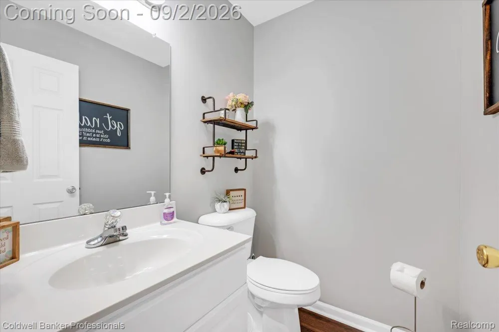 646 Rolling Hills Lane Lapeer City, MI 48446