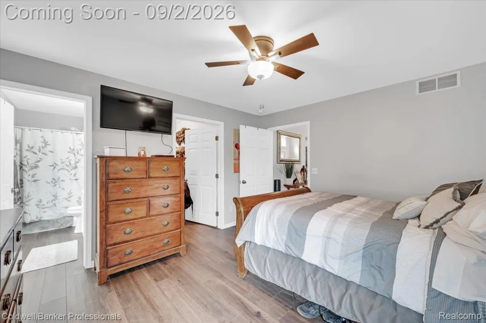 646 Rolling Hills Lane Lapeer City, MI 48446