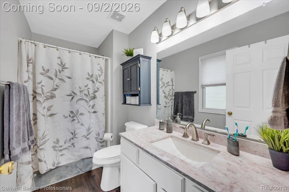 646 Rolling Hills Lane Lapeer City, MI 48446