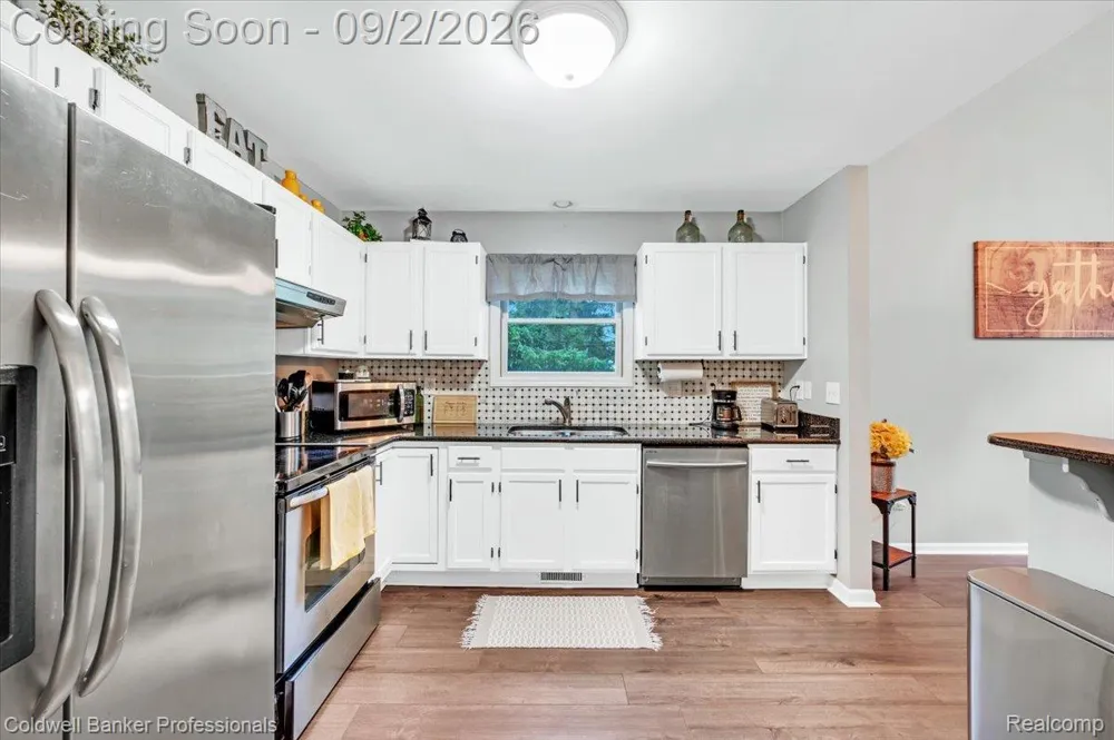 646 Rolling Hills Lane Lapeer City, MI 48446