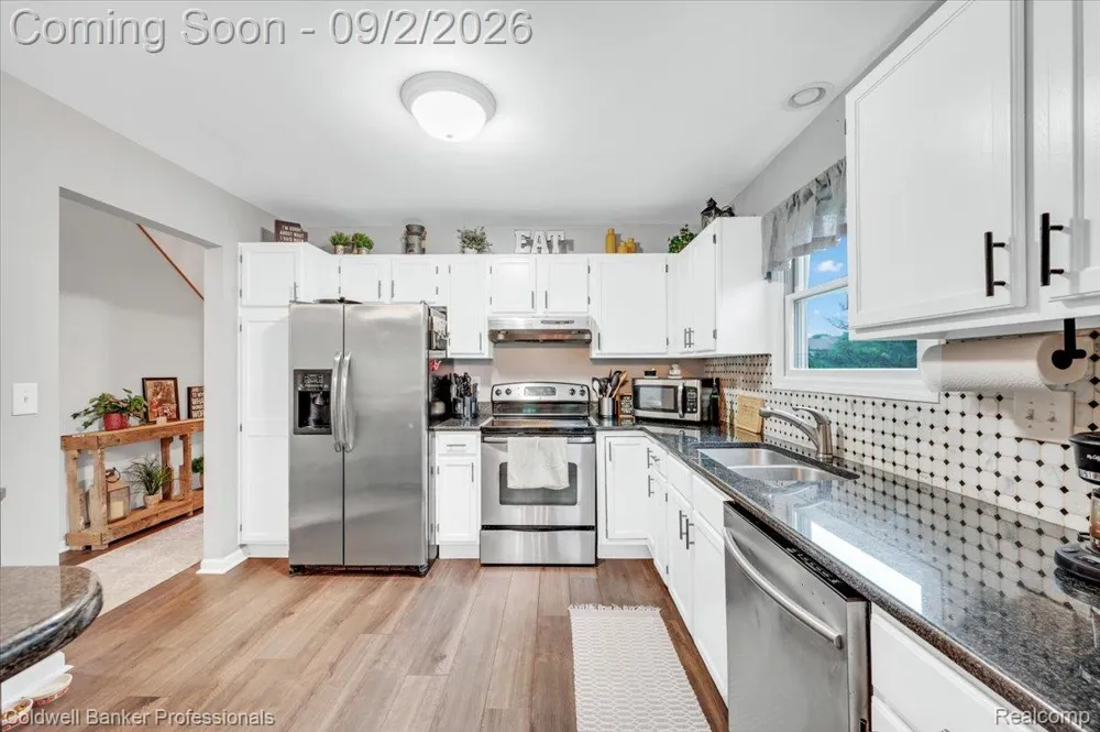 646 Rolling Hills Lane Lapeer City, MI 48446