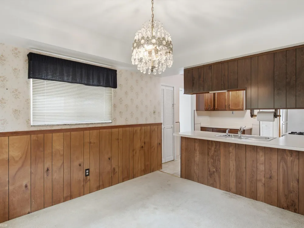 28611 Groveland Street Roseville City, MI 48066