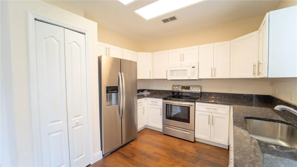 2264 HILLSHIRE DRIVE Orlando, FL 32828