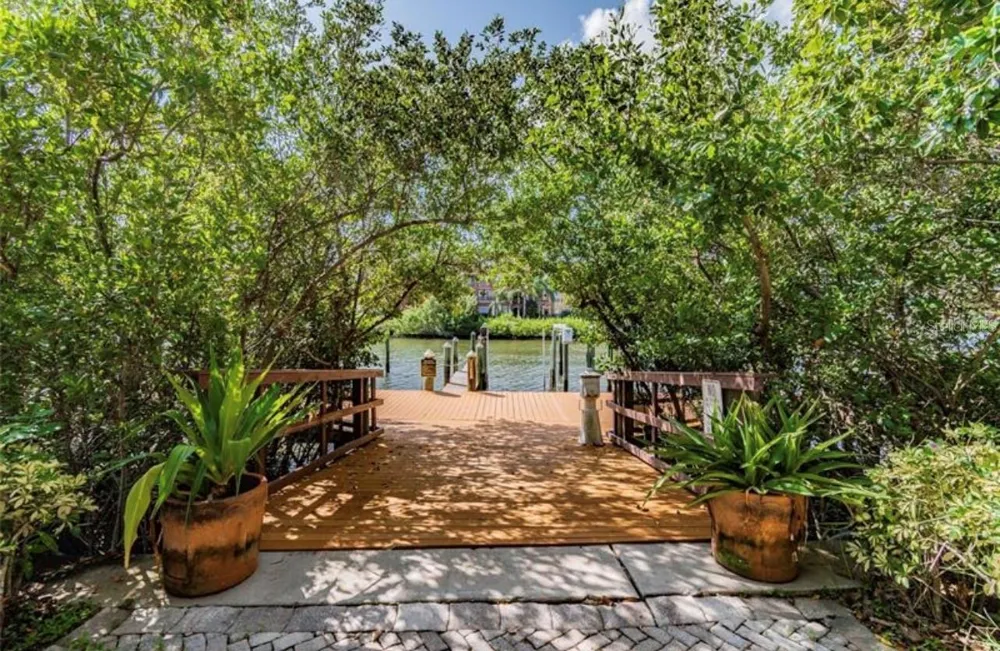 2741 VIA CIPRIANI #916A Clearwater, FL 33764