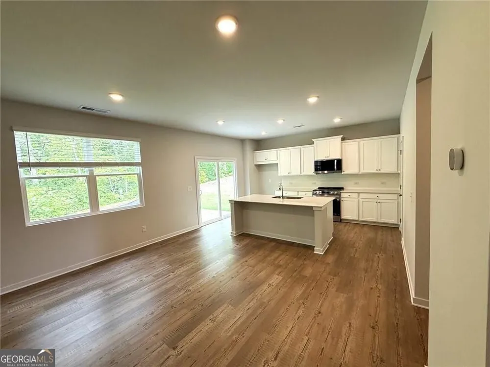 25 Whispering Oak WAY Dallas, GA 30157