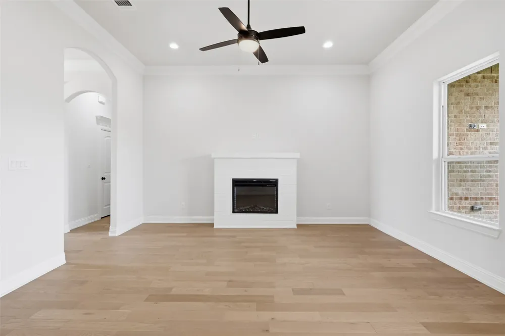 728 Raylan Street Springtown, TX 76082