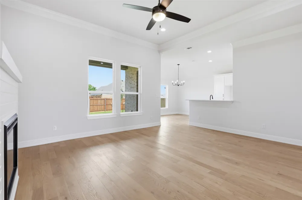 728 Raylan Street Springtown, TX 76082