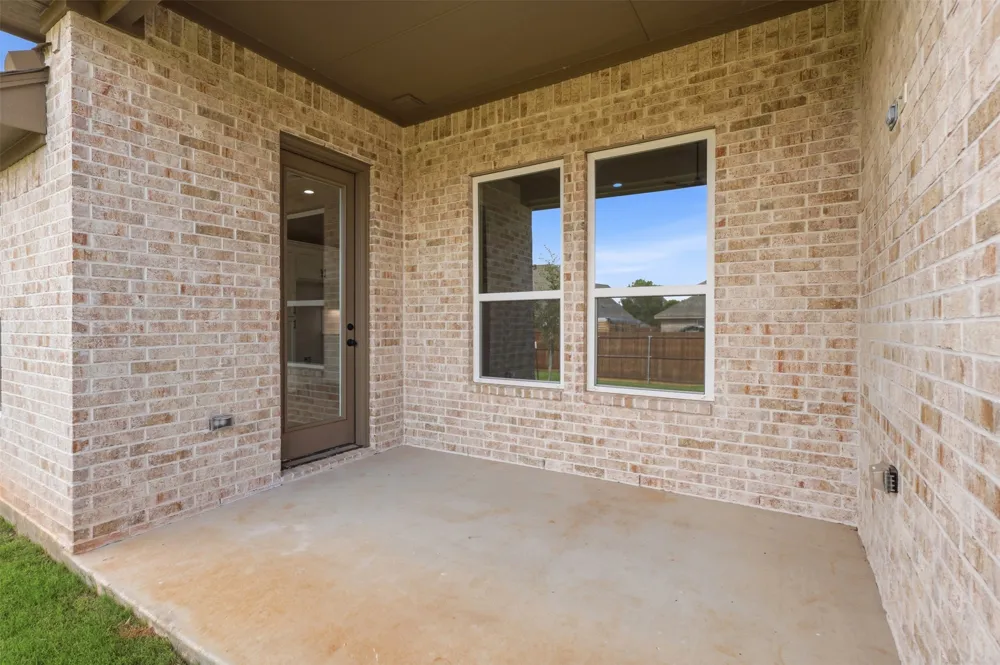 728 Raylan Street Springtown, TX 76082