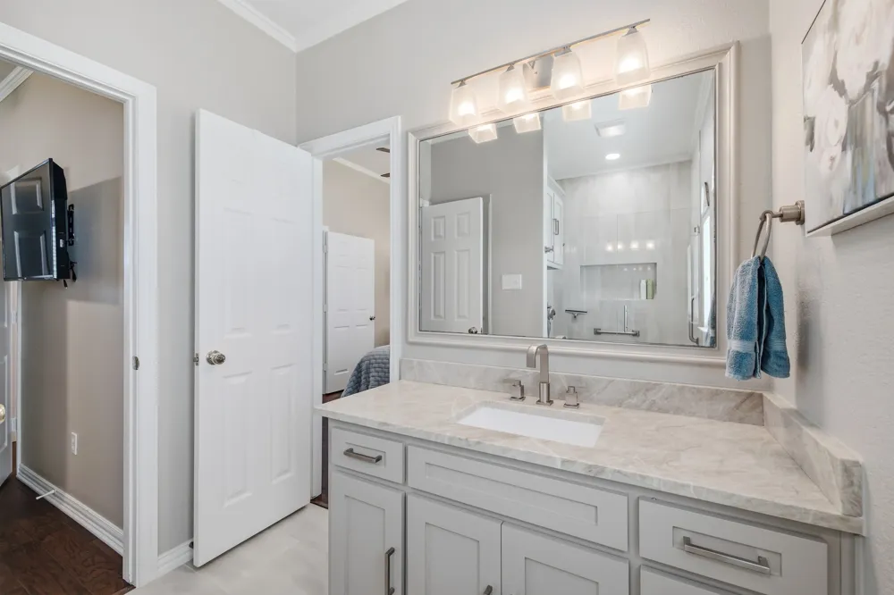 2224 Cachelle Court Bedford, TX 76021