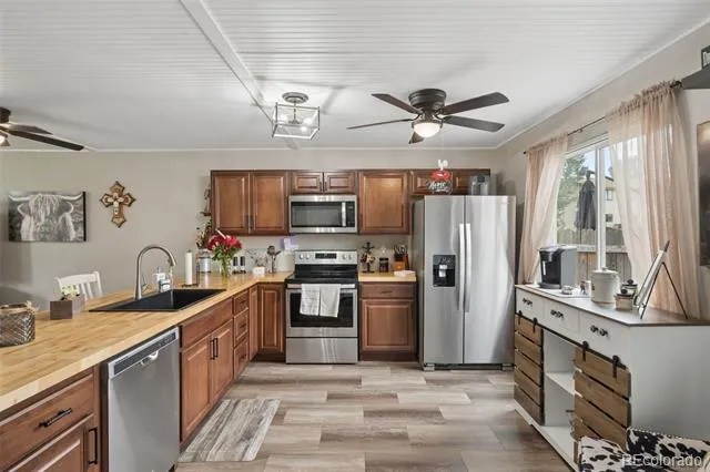 1874 Lanka Lane Colorado Springs, CO 80915