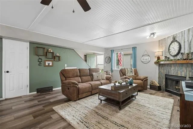 1874 Lanka Lane Colorado Springs, CO 80915