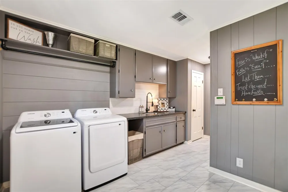 925 Standley Road Madisonville, TX 77864