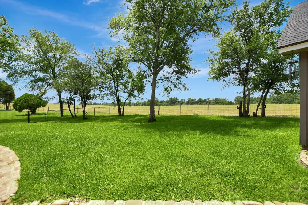 925 Standley Road Madisonville, TX 77864
