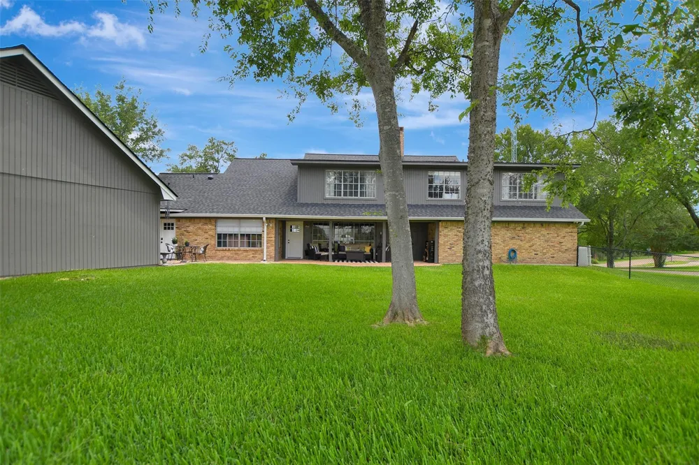 925 Standley Road Madisonville, TX 77864
