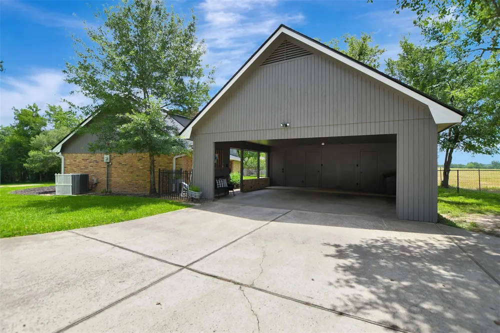 925 Standley Road Madisonville, TX 77864