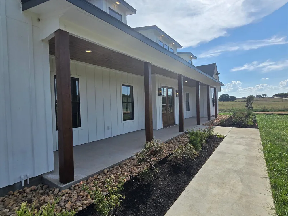 370 Spring Creek Road Brenham, TX 77833