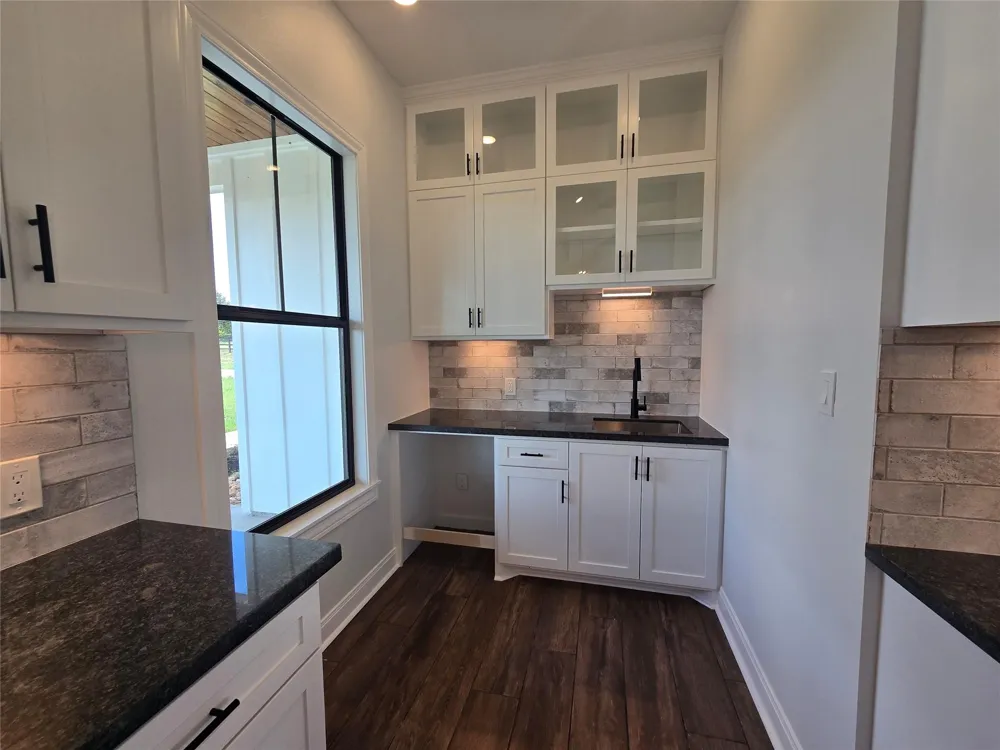 370 Spring Creek Road Brenham, TX 77833