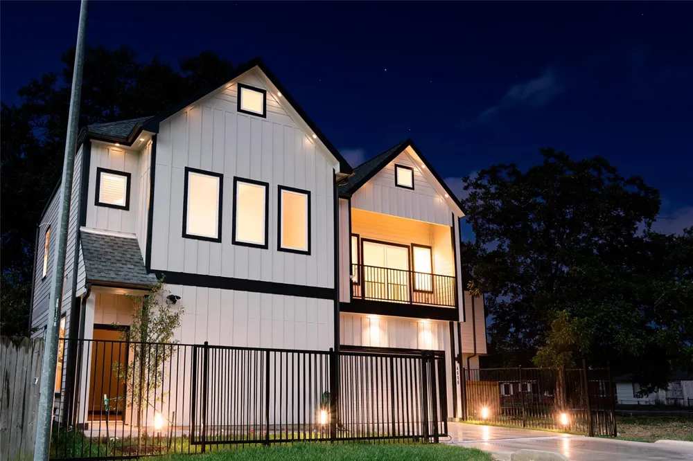 4618 Ward Street Houston, TX 77021