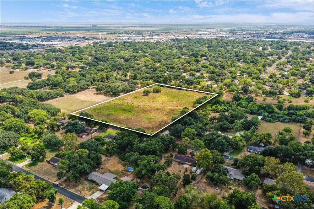 303 Edinburgh Street Victoria, TX 77904