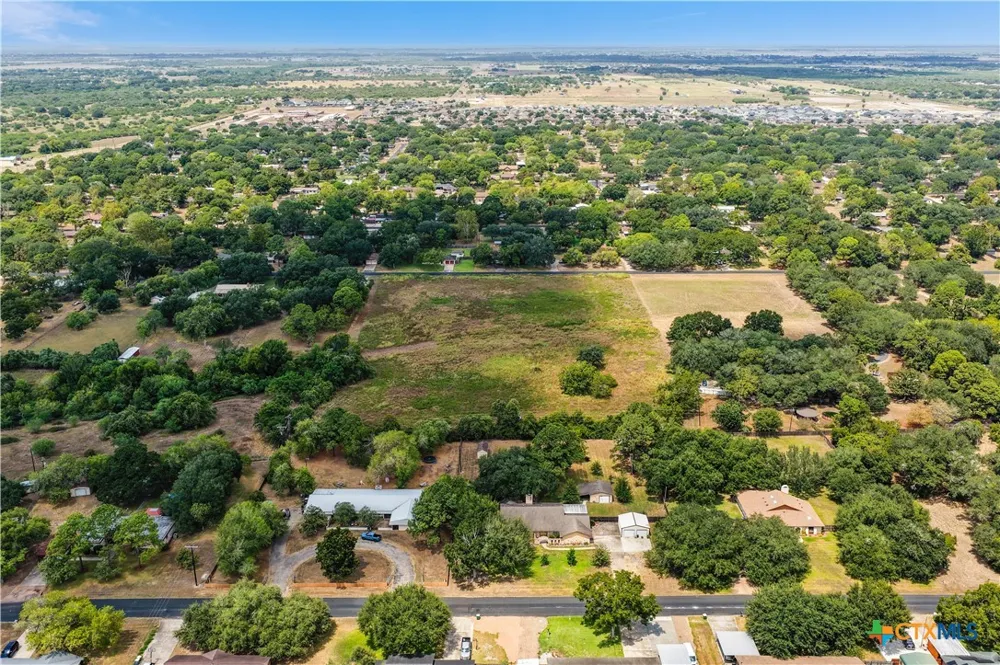 303 Edinburgh Street Victoria, TX 77904