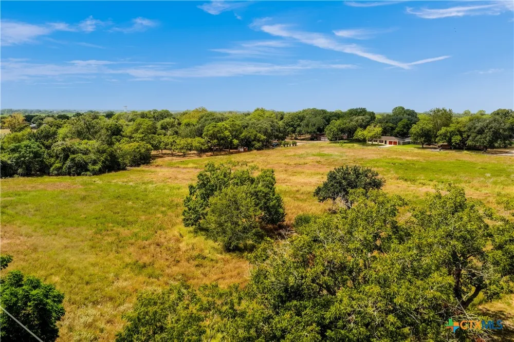 303 Edinburgh Street Victoria, TX 77904