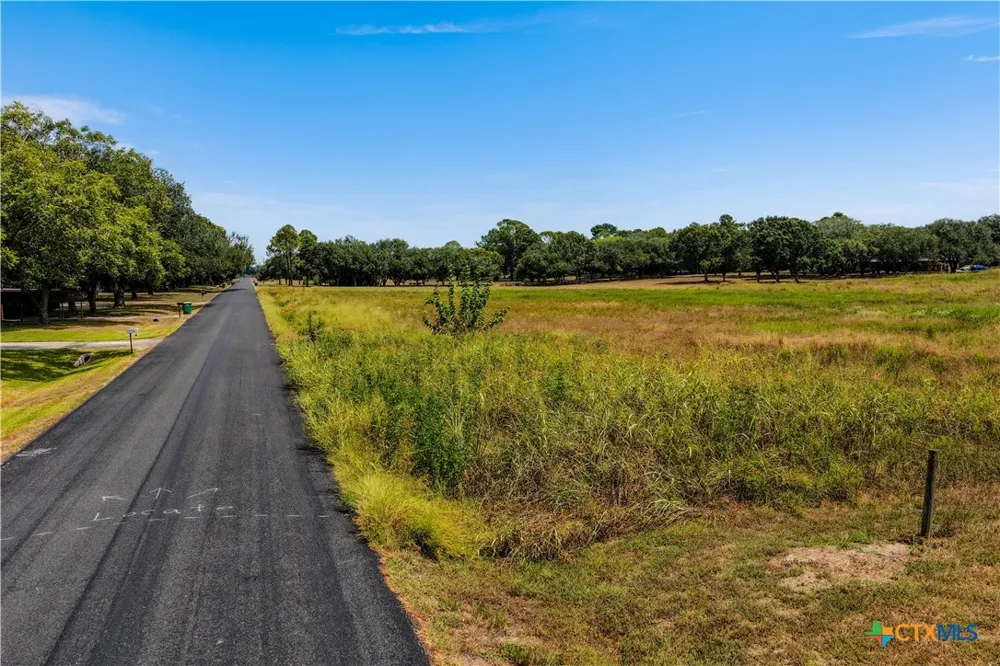 303 Edinburgh Street Victoria, TX 77904