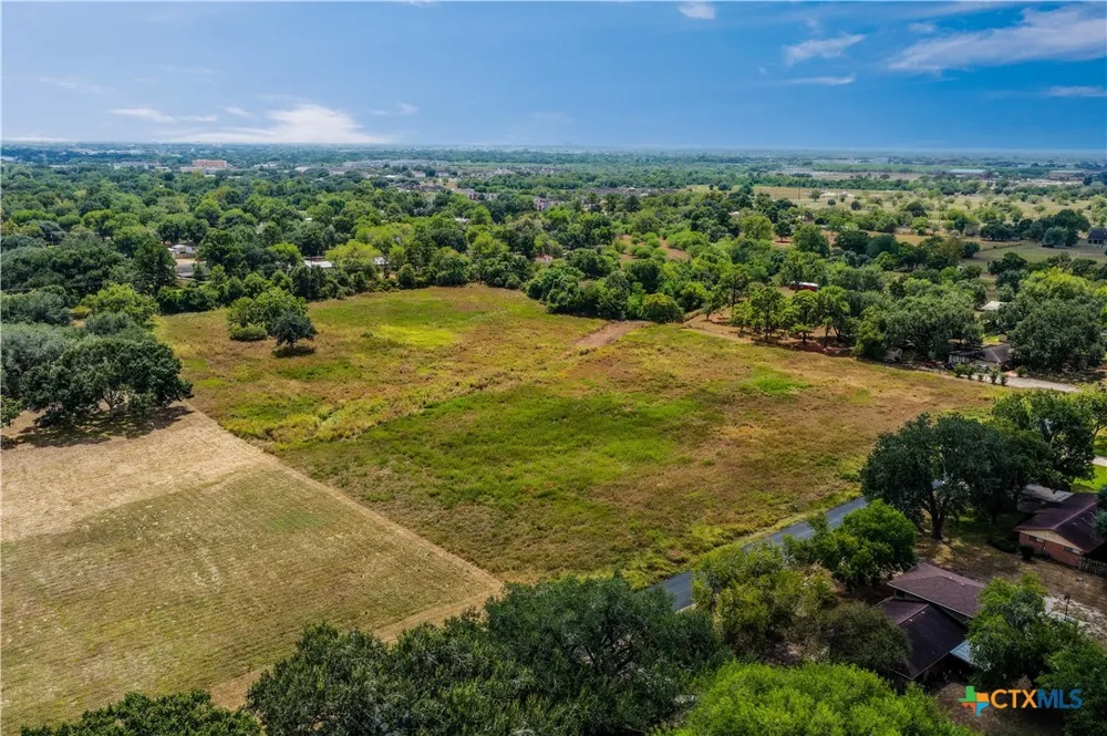 303 Edinburgh Street Victoria, TX 77904
