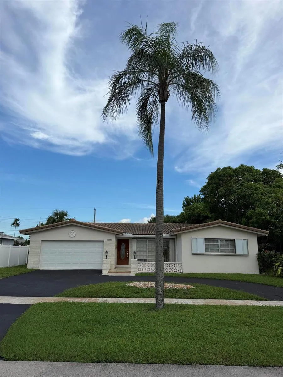 5501 MONROE STREET Hollywood, FL 33021