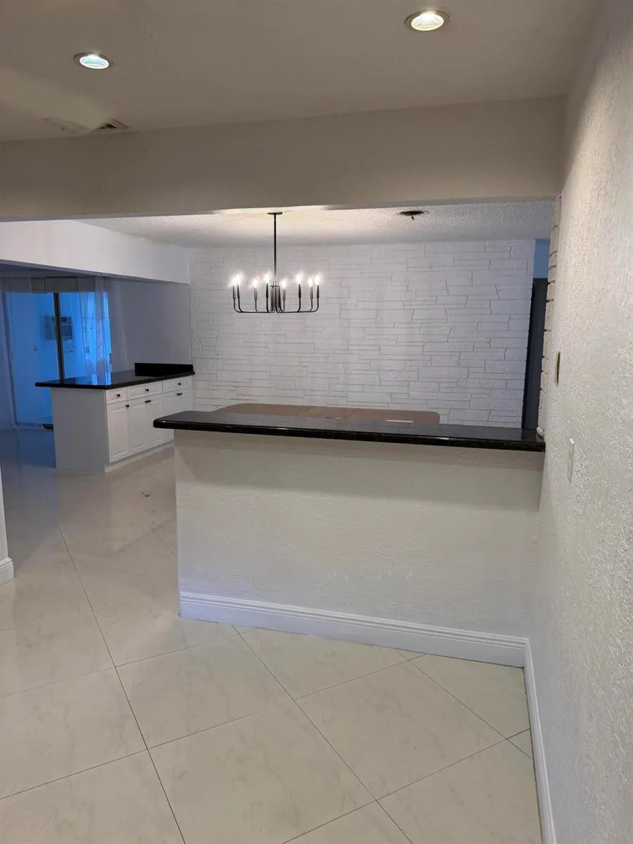 5501 MONROE STREET Hollywood, FL 33021