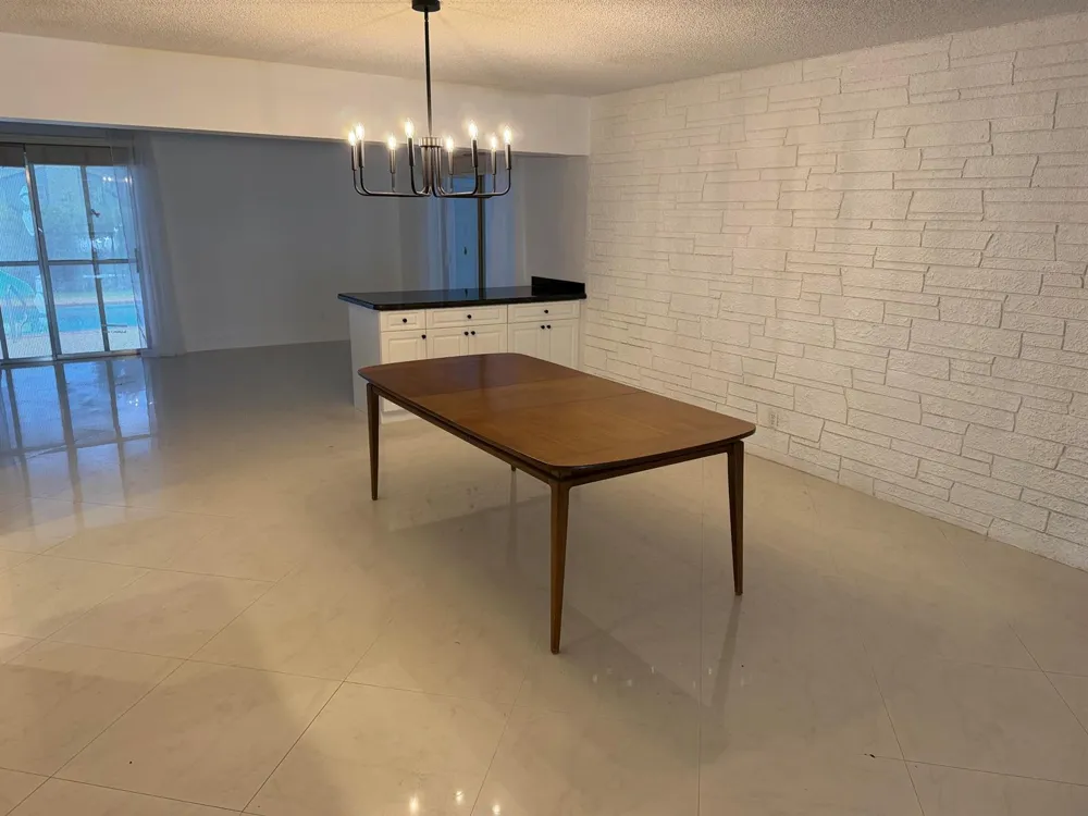 5501 MONROE STREET Hollywood, FL 33021