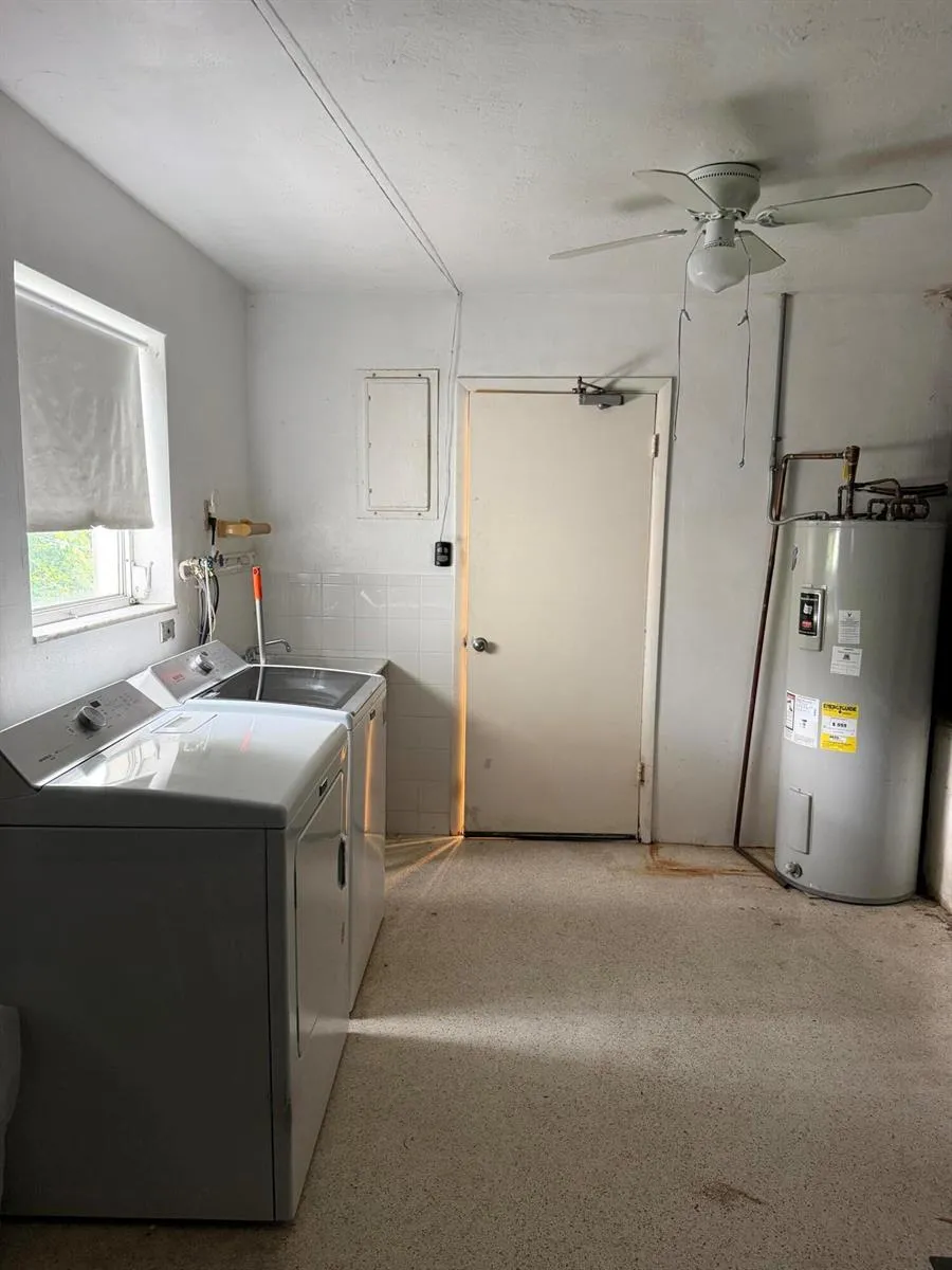 5501 MONROE STREET Hollywood, FL 33021