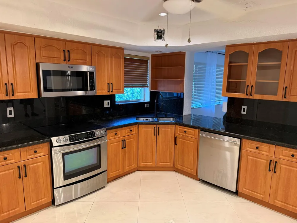 5501 MONROE STREET Hollywood, FL 33021