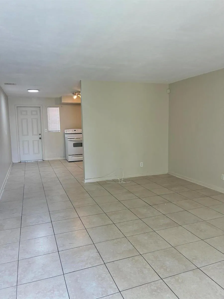 517 Silver Beach Road Lake Park, FL 33403