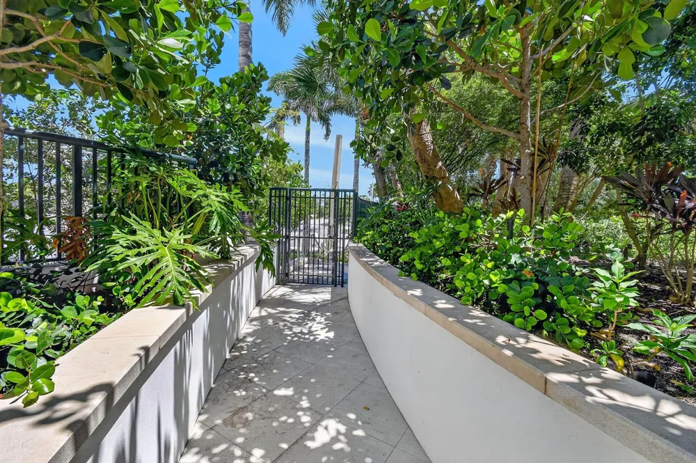 1 S COASTAL WAY #202 Jupiter, FL 33477