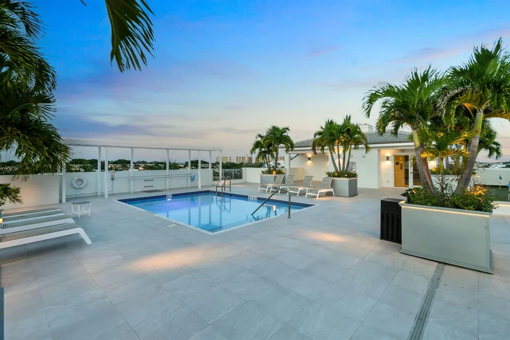 1 S COASTAL WAY #202 Jupiter, FL 33477