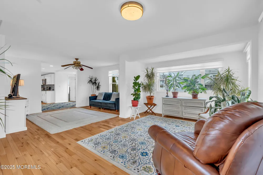 323 Roosevelt Avenue Oakhurst, NJ 07755