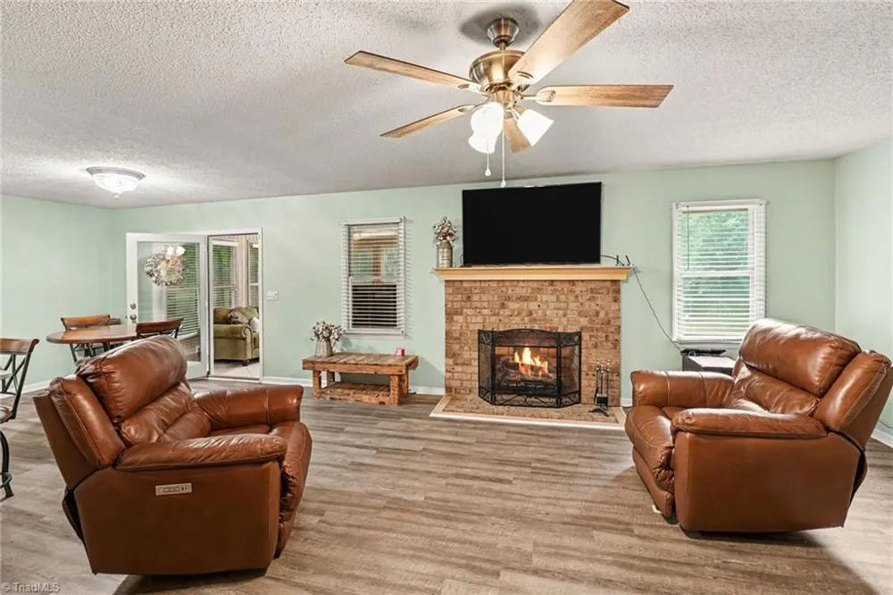 1848 Woodglo Drive Asheboro, NC 27205